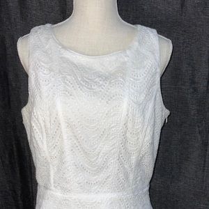 White sleeveless blouse